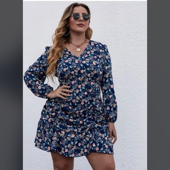 END OF SUMMER CLEARANCE!Navy Floral Print Ruched Dress New Plus Size 2xl (16) - Picture 4 of 7